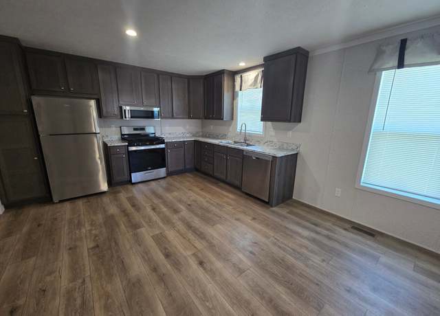 Property at 216 Birch Ln, Columbus, MI 48063, 3 beds, 2 baths