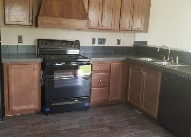Property at 5818 Saints Vw, San Antonio, TX 78220, 3 beds, 2 baths