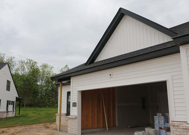 Property at 5732 White Pine Ln, Hamilton, OH 45011, 3 beds, 3 baths