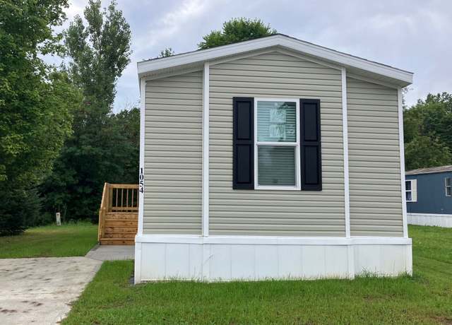 Property at 1054 S Park Dr #1054, Brookfield, OH 44403, 3 beds, 2 baths