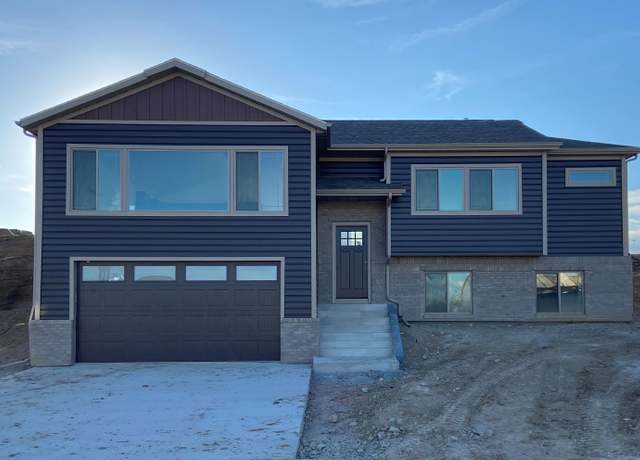 Property at 738 Lancelot St, Sheridan, WY 82801, 4 beds, 3 baths