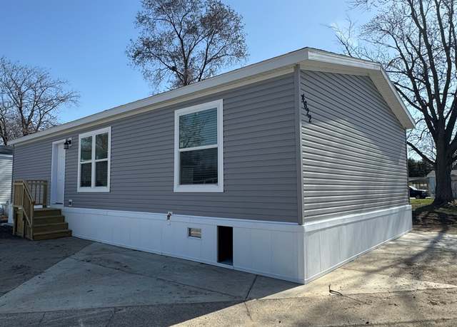 Property at 4622 Winnipeg #167, Wyoming, MI 49519, 3 beds, 2 baths