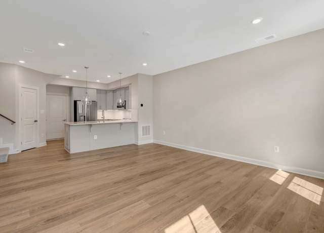 Property at 43757 Metro Ter, Ashburn, VA 20147, 3 beds, 2.5 baths
