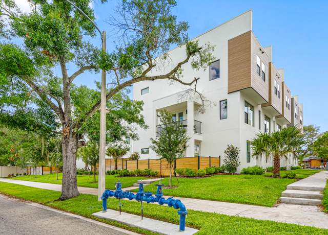 Property at 315 15th St N, St Petersburg, FL 33705, 2 beds, 2.5 baths