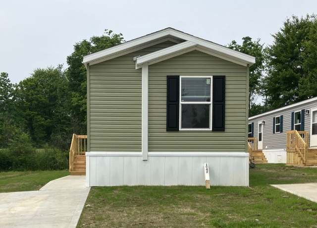 Property at 1042 S Park Dr #1042, Brookfield, OH 44403, 3 beds, 2 baths
