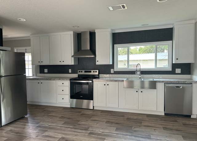 Property at 11611 Sir Lawrence Ct #86, Thonotosassa, FL 33529, 3 beds, 2 baths