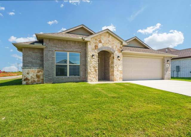 Property at 1800 Bugg St, Pea Ridge, AR 72751, 3 beds, 2 baths