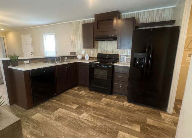 Property at 106 Apollo Dr, Fayetteville, GA 30214, 2 beds, 2 baths