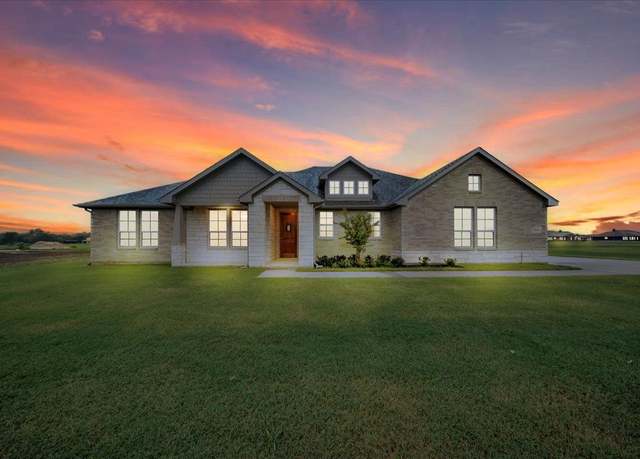 Property at 2465 Blackjack Oak Dr, Terrell, TX 75161, 3 beds, 2 baths