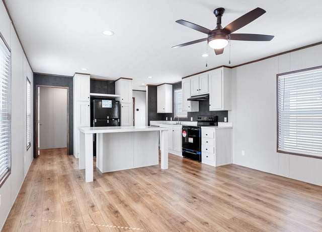 Property at 116 Norene St, Conroe, TX 77301, 3 beds, 2 baths