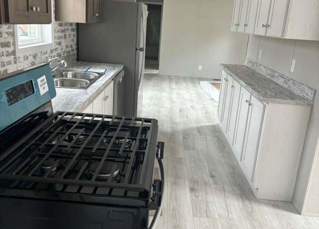 Property at 4679 White Pne, Kalamazoo, MI 49009, 2 beds, 2 baths