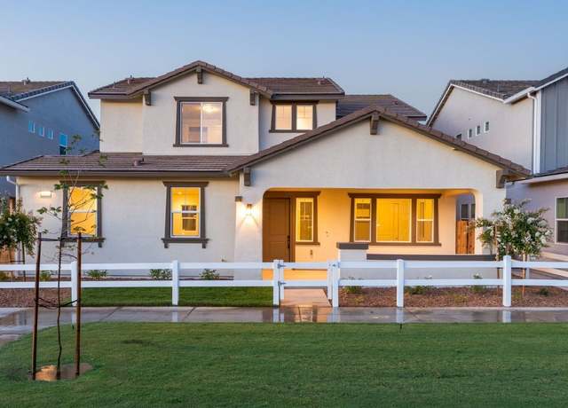 Property at 1111 Dana Ln W, Madera, CA 93636, 3 beds, 2.5 baths