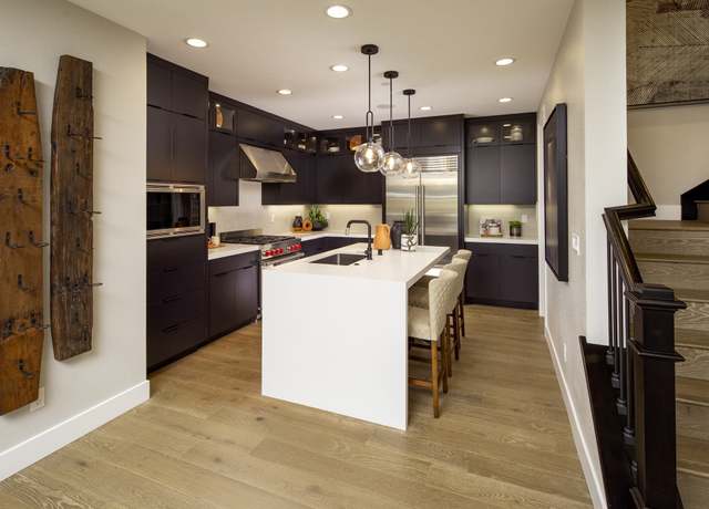 Property at 344 Waypoint Dr, Napa, CA 94558, 5 beds, 4.5 baths
