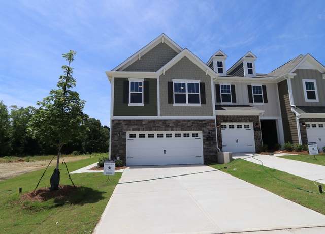 Property at 3201 Lilac Grove Dr, Charlotte, NC 28269, 3 beds, 2.5 baths