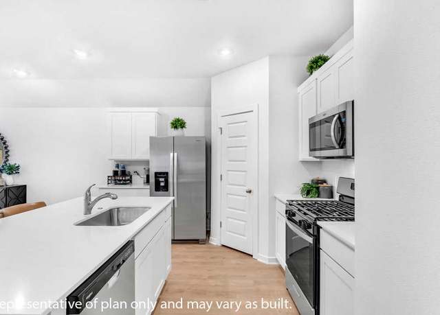 Property at 3041 Amarillo Way, Bentonville, AR 72712, 4 beds, 2 baths