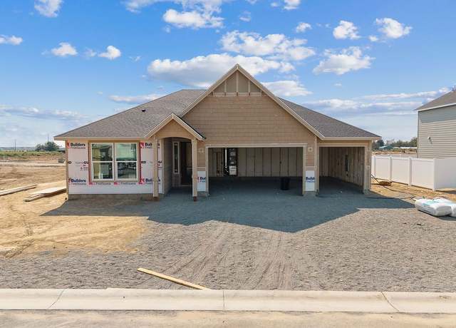 Property at 842 K St NE, Quincy, WA 98848, 3 beds, 2 baths