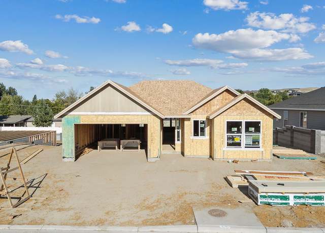 Property at 594 Tatoosh Ave, West Richland, WA 99353, 3 beds, 2 baths