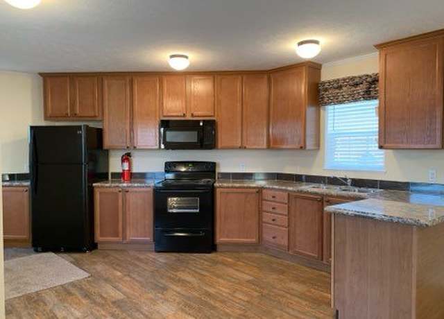 Property at 4407 Daisy Ln, Traverse City, MI 49685, 3 beds, 2 baths