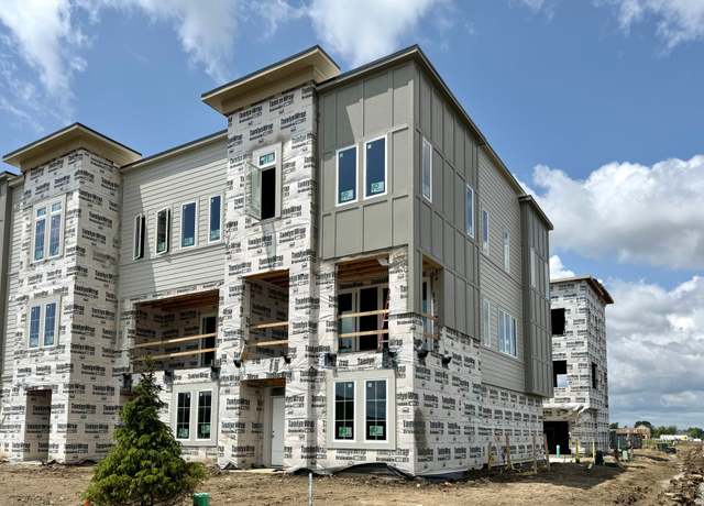 Property at 17451 Carrier Dr, Westfield, IN 46074, 3 beds, 3.5 baths