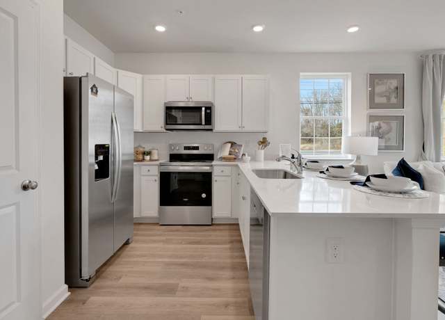 Property at 42 Windsor Ct, Gettysburg, PA 17325, 3 beds, 2.5 baths