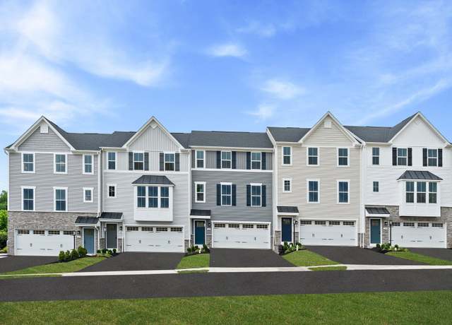 Property at 1100 Greenwood Dr, Canonsburg, PA 15317, 3 beds, 2.5 baths