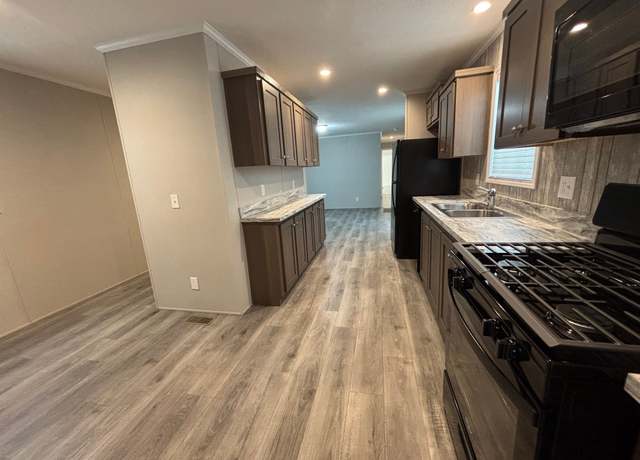Property at 8873 Beechwood, Kalamazoo, MI 49009, 3 beds, 2 baths