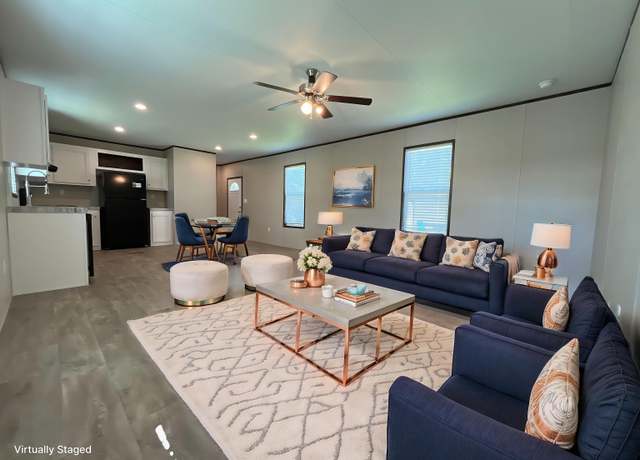 Property at 127 Peggy St, Conroe, TX 77301, 3 beds, 2 baths