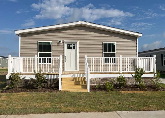 Property at 864 Lookout Dr, Spartanburg, SC 29306, 3 beds, 2 baths