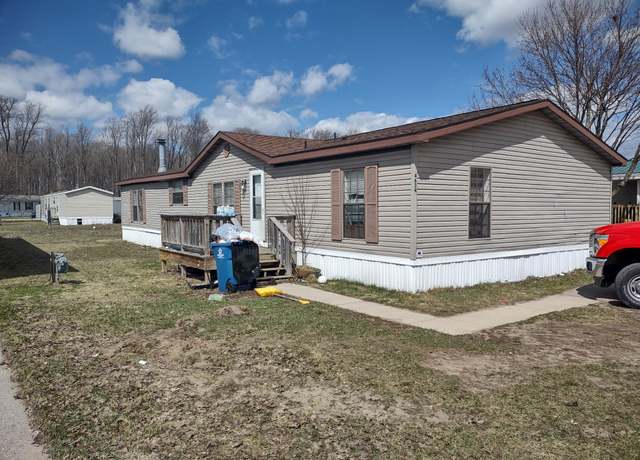 Property at 4634 Iris Ln, Traverse City, MI 49685, 3 beds, 2 baths