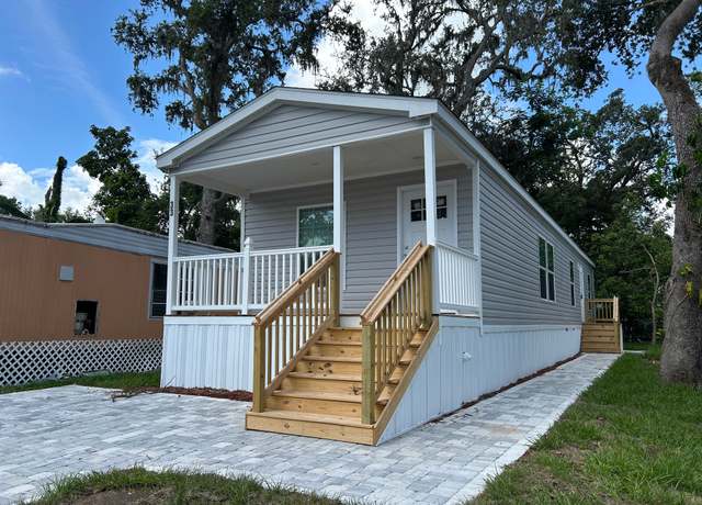 Property at 11611 Sir Lawrence Ct #33, Thonotosassa, FL 33529, 2 beds, 2 baths