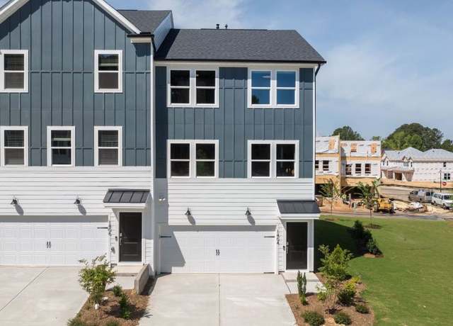 Property at 2801 Farmhouse Dr, Apex, NC 27502, 4 beds, 3 baths