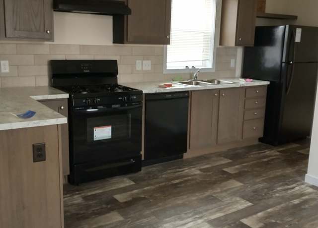 Property at 2700 Eaton Rapids Rd #250, Lansing, MI 48911, 3 beds, 2 baths