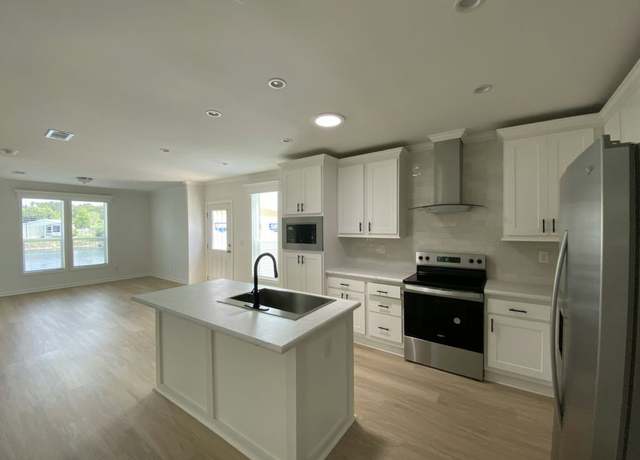 Property at 7300 20th St #127, Vero Beach, FL 32966, 2 beds, 2 baths