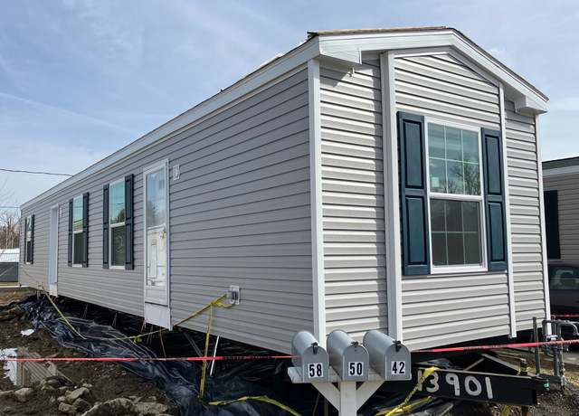 Property at 50 Monarch Ave Unit MO50, Washington, PA 15301, 2 beds, 1 bath