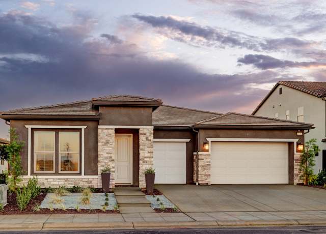 Property at 1136 W Sophie Dr, Madera, CA 93636, 3 beds, 2.5 baths