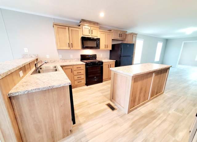 Property at 9380 Starboard Dr #1227, Fair Haven, MI 48023, 4 beds, 2 baths
