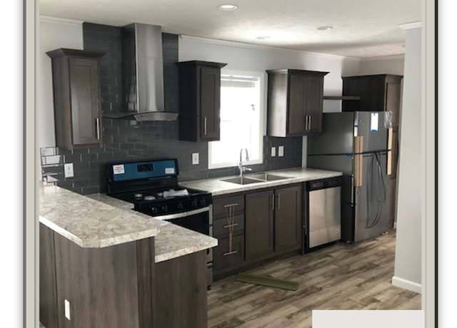 Property at 802 E County Line Rd Unit 52-DES, Des Moines, IA 50320, 3 beds, 2 baths