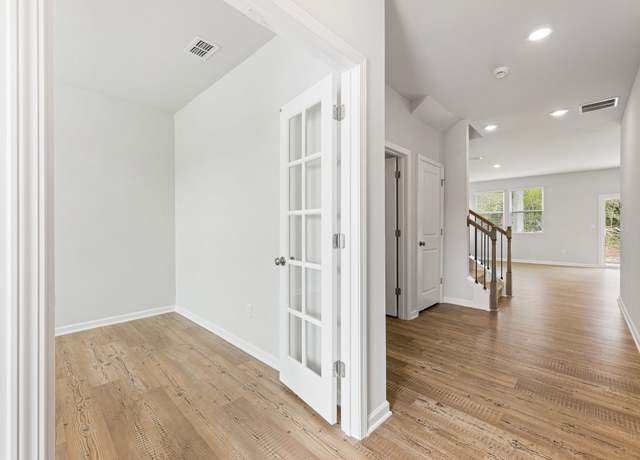 Property at 5274 Mulberry Creek Way, Flowery Branch, GA 30542, 4 beds, 3 baths
