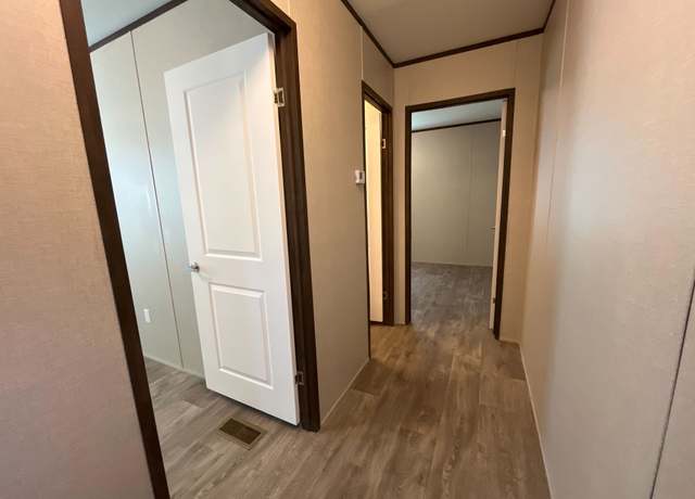 Property at 204 Linda St, Conroe, TX 77301, 3 beds, 2 baths