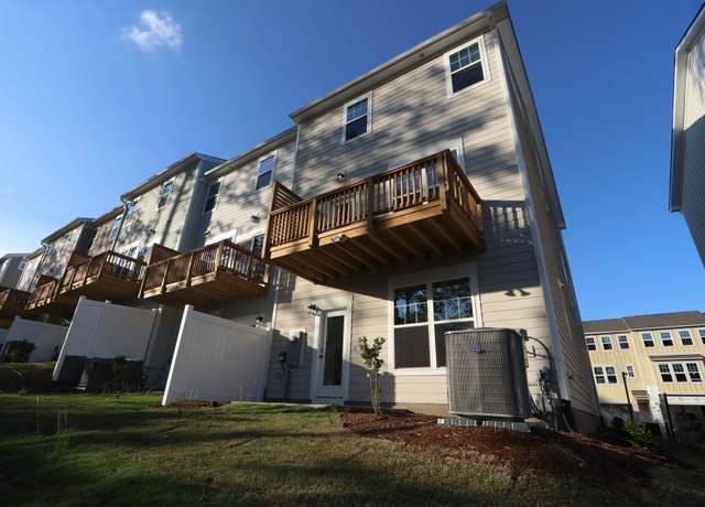 Property at 2715 Hunter Woods Dr, Apex, NC 27502, 4 beds, 3.5 baths