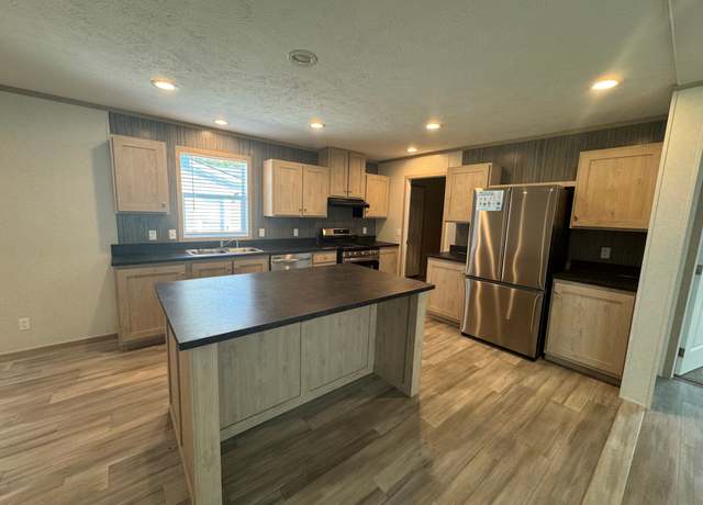 Property at 21009 Martineau Site #717, Macomb, MI 48044, 3 beds, 2 baths