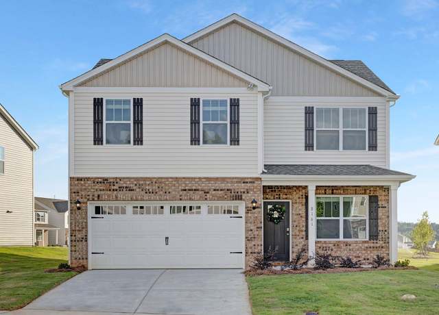 Property at 31 Woodvale Dr, Waynesville, NC 28786, 4 beds, 2.5 baths