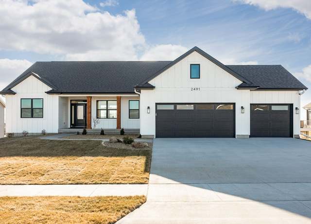 Property at Garrison Plan, Cedar Rapids, IA 52404, 3 beds, 2 baths