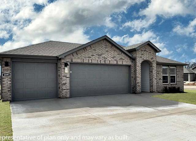 Property at 561 Crystal Dr, Prairie Grove, AR 72753, 4 beds, 2 baths