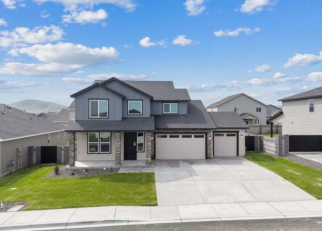 Property at 7927 Fortress St, West Richland, WA 99353, 4 beds, 2.5 baths