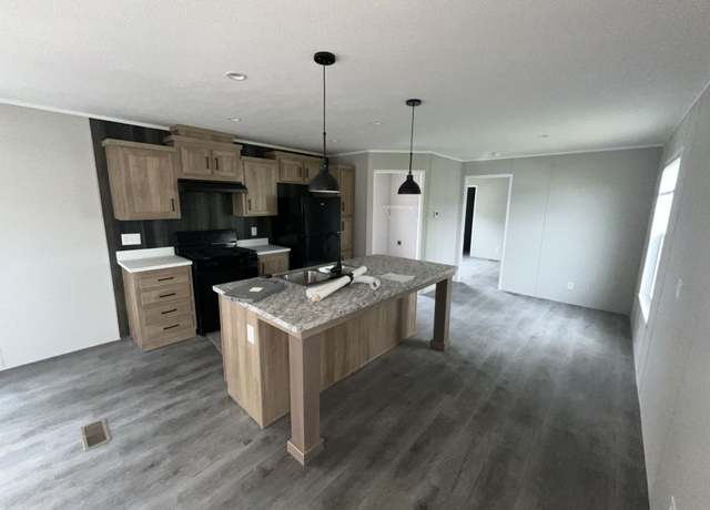 Property at 2508 E Skye View Dr #162, Findlay, OH 45840, 3 beds, 2 baths