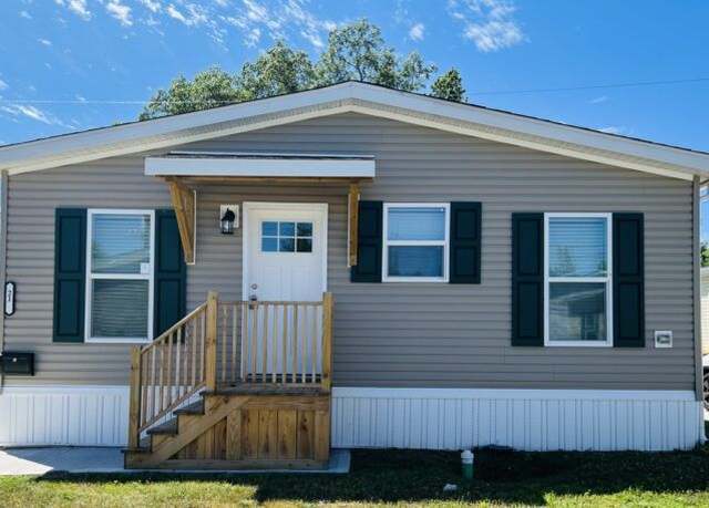 Property at 21 Keystone Dr Unit KE21, Rochester, NY 14625, 3 beds, 2 baths