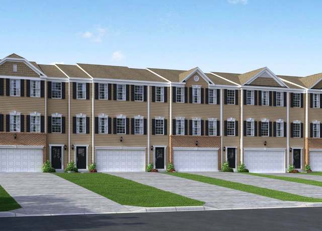 Property at 174 Lockheed Dr, Coraopolis, PA 15108, 3 beds, 2.5 baths
