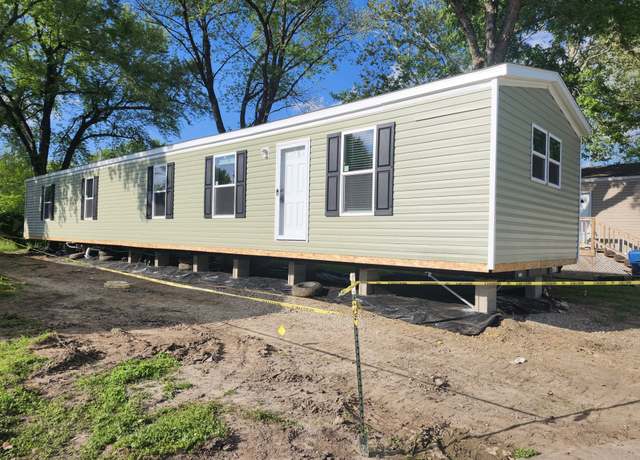 Property at 105 Delaware St Unit D-29, Edwardsville, KS 66113, 3 beds, 2 baths