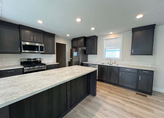 Property at 1132 Rochford Dr #406, Wayland, MI 49348, 3 beds, 2 baths